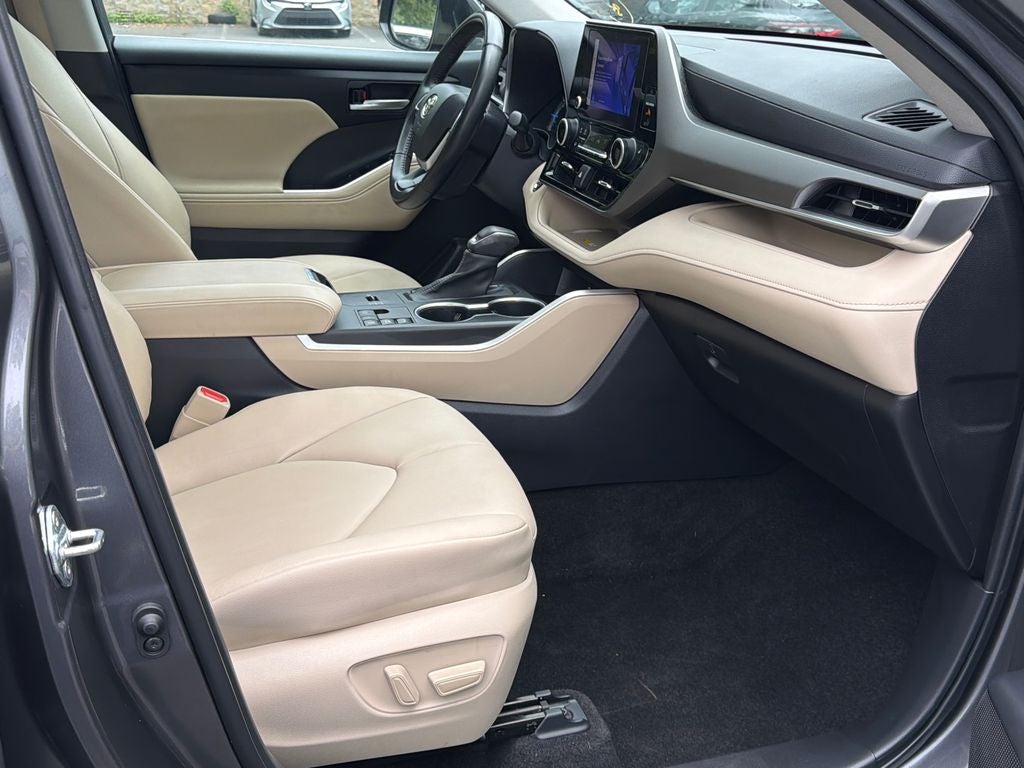 2023 Toyota Highlander Hybrid XLE