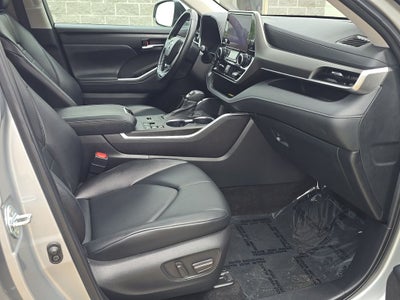 2024 Toyota Highlander Hybrid XLE