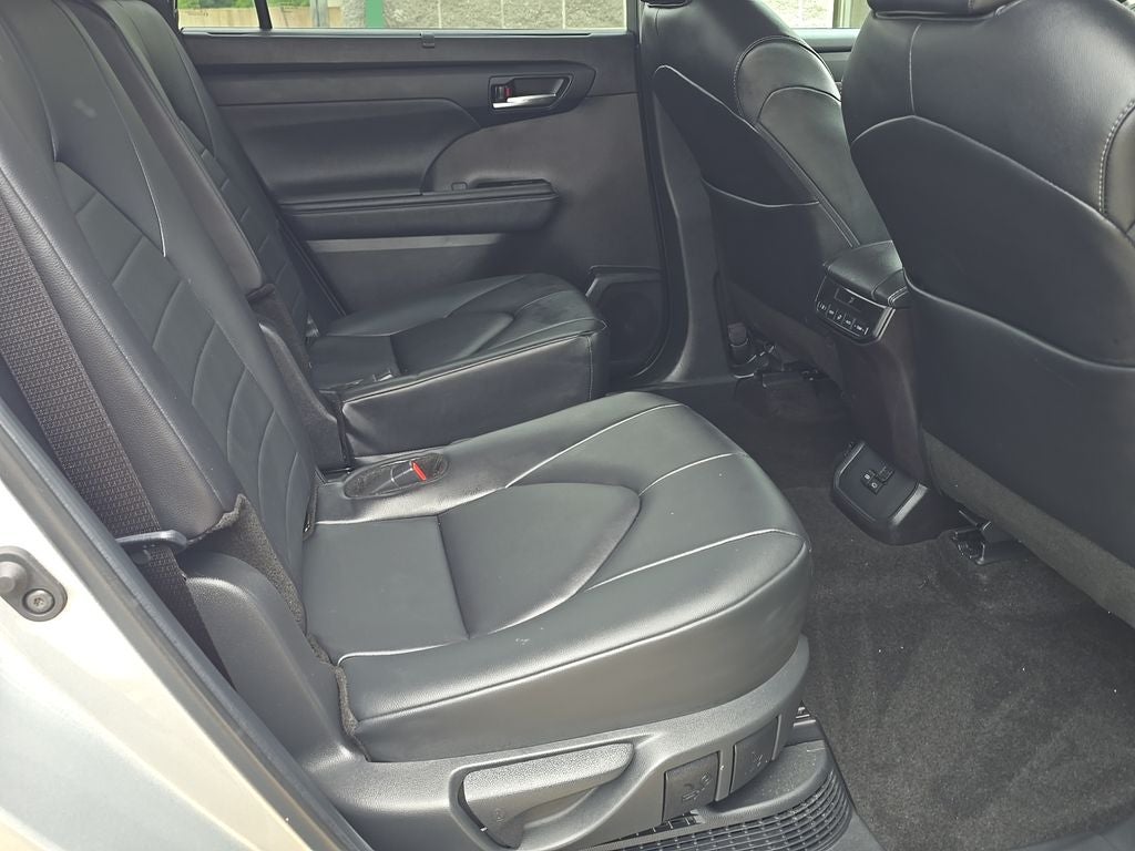 2024 Toyota Highlander Hybrid XLE