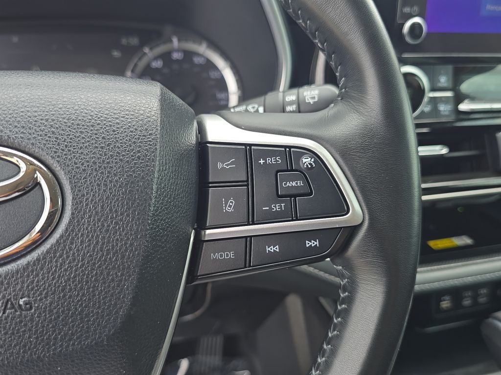 2024 Toyota Highlander Hybrid XLE