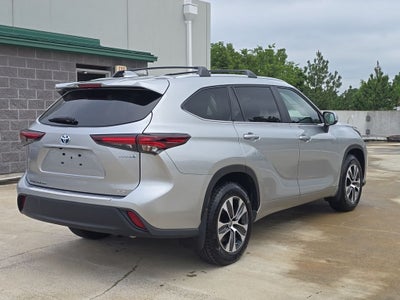 2024 Toyota Highlander Hybrid XLE