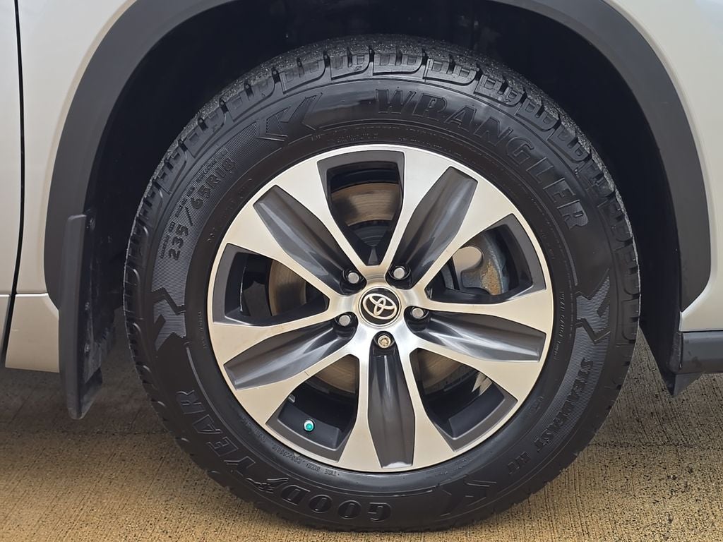 2024 Toyota Highlander Hybrid XLE