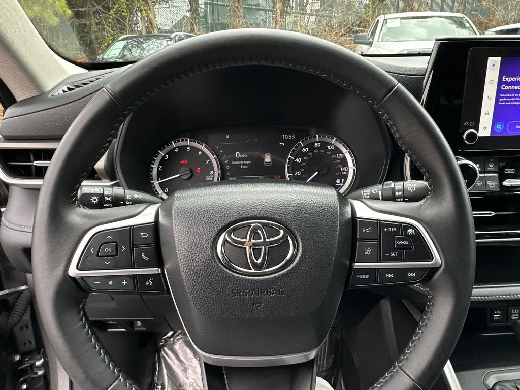 2024 Toyota Highlander LE