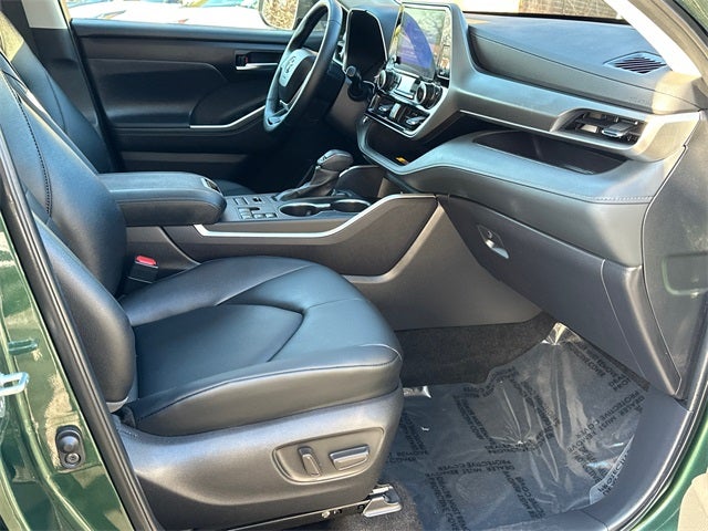 2025 Toyota Highlander XLE