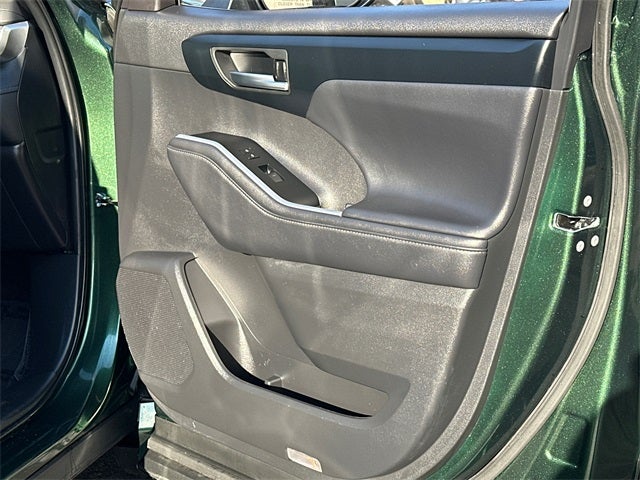 2025 Toyota Highlander XLE