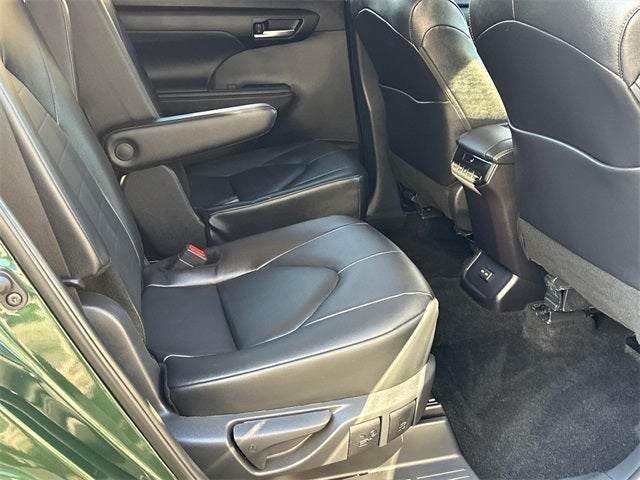 2025 Toyota Highlander XLE
