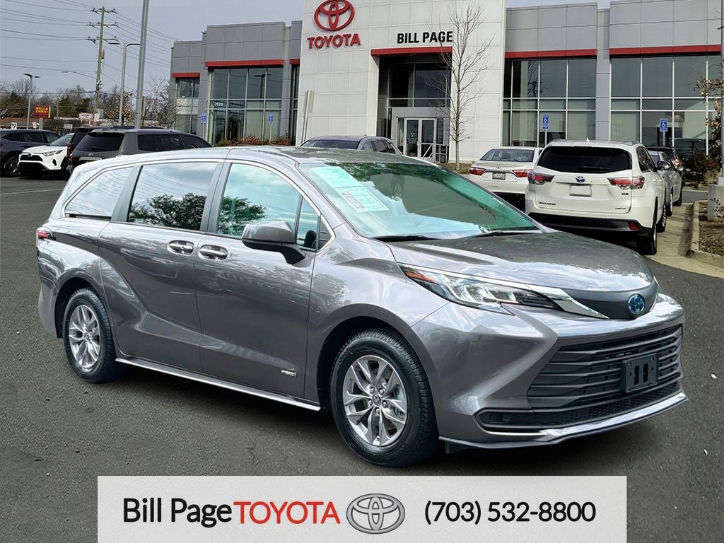 2021 Toyota Sienna LE 8 Passenger