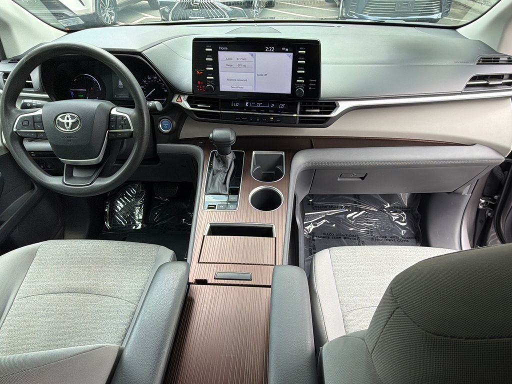 2021 Toyota Sienna LE 8 Passenger