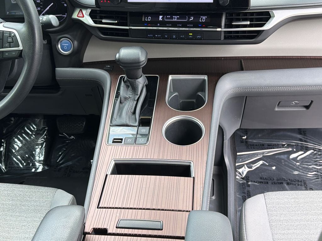 2021 Toyota Sienna LE 8 Passenger