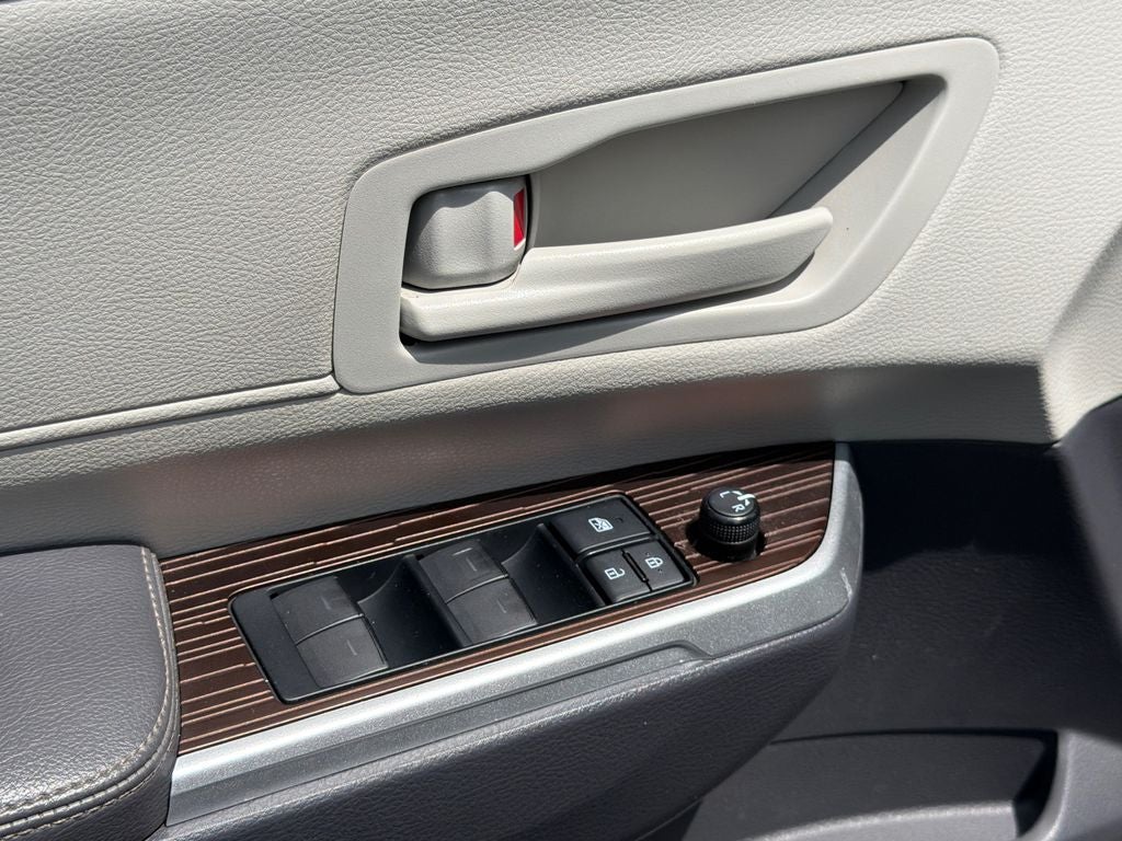 2021 Toyota Sienna LE 8 Passenger