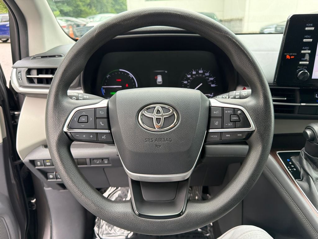 2021 Toyota Sienna LE 8 Passenger