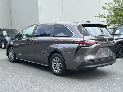 2021 Toyota Sienna LE 8 Passenger