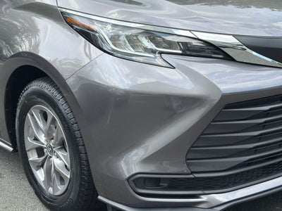 2021 Toyota Sienna LE 8 Passenger