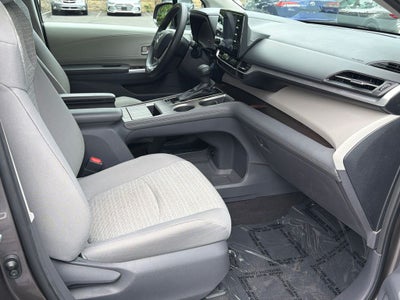 2021 Toyota Sienna LE 8 Passenger