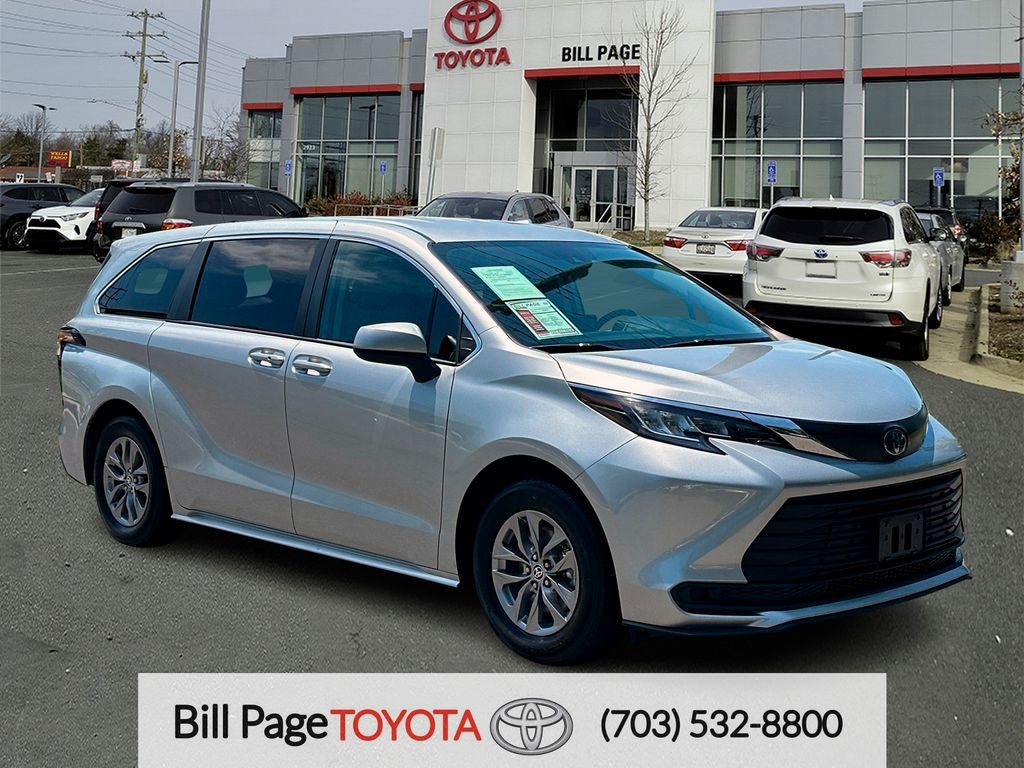 2023 Toyota Sienna LE 8 Passenger