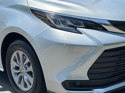 2023 Toyota Sienna LE 8 Passenger