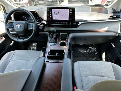 2023 Toyota Sienna LE 8 Passenger
