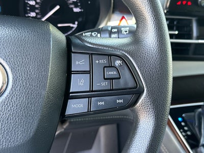 2023 Toyota Sienna LE 8 Passenger