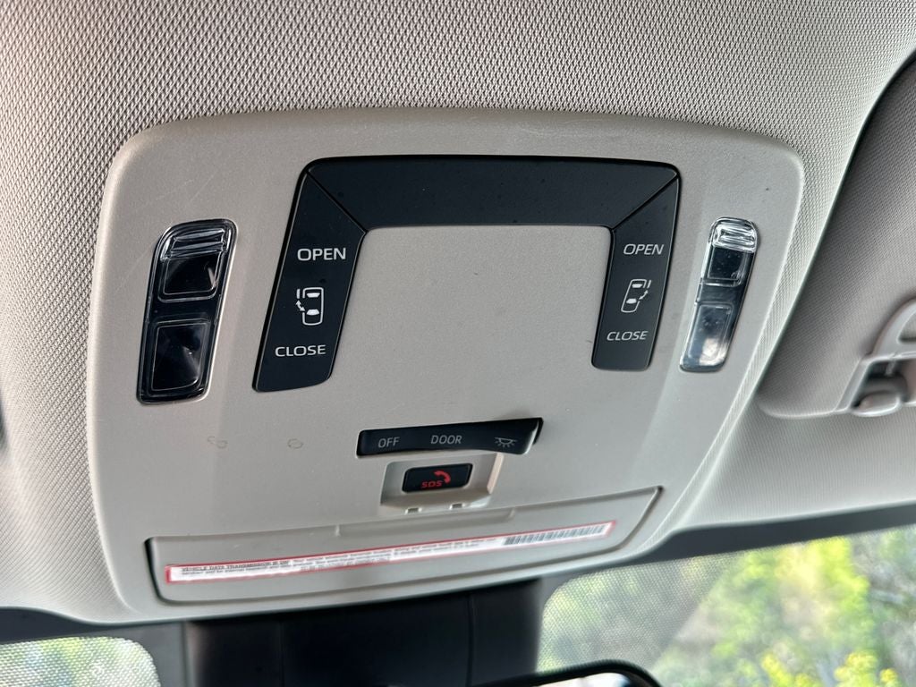 2023 Toyota Sienna LE 8 Passenger