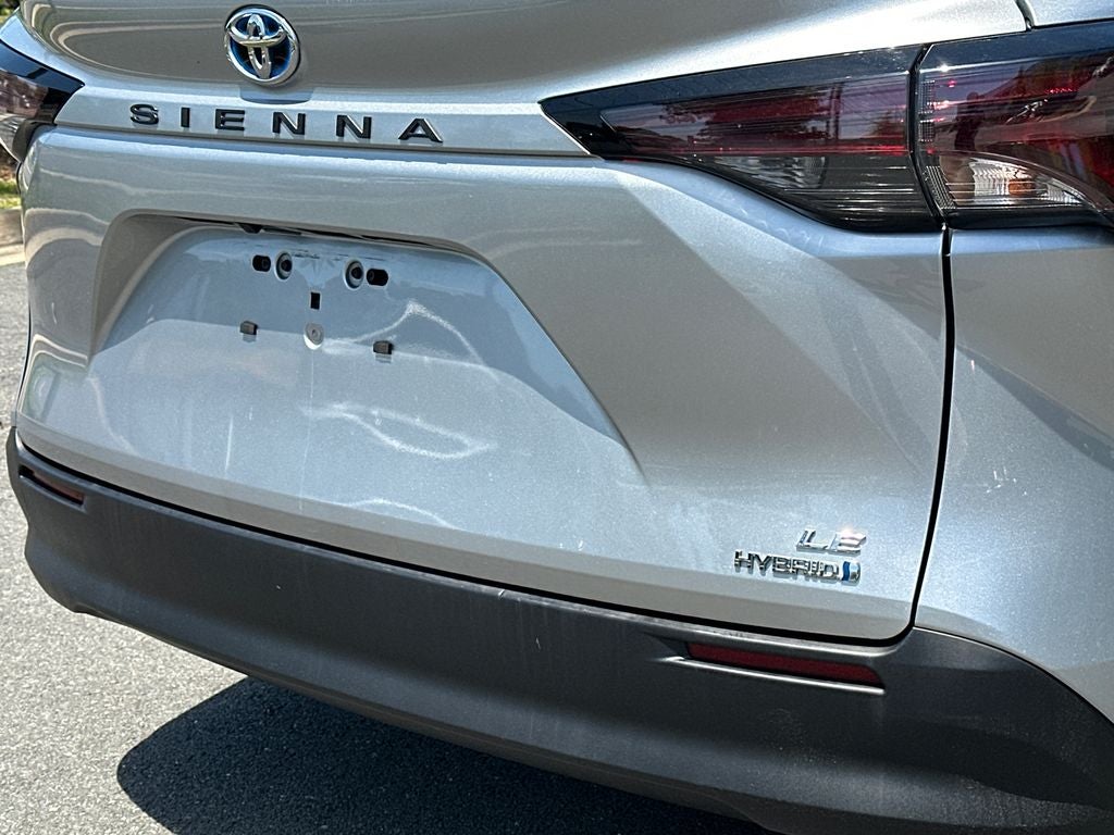 2023 Toyota Sienna LE 8 Passenger