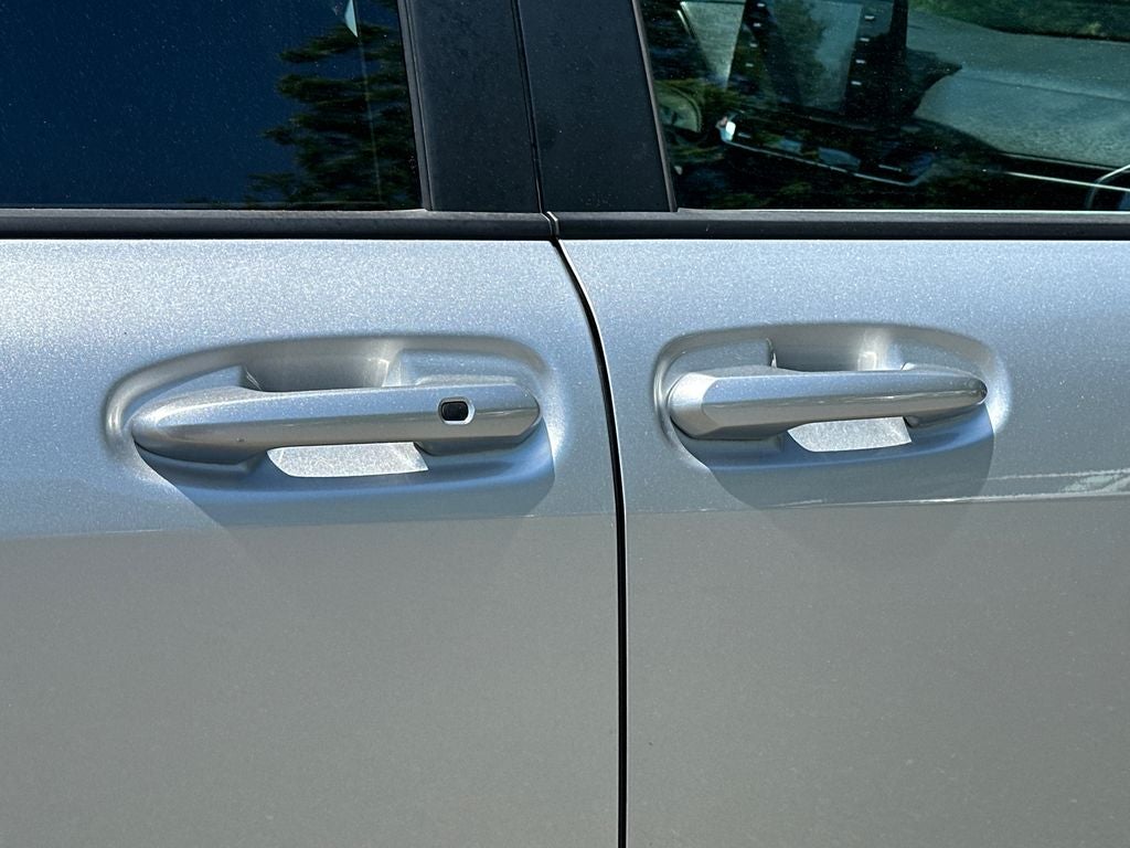 2023 Toyota Sienna LE 8 Passenger