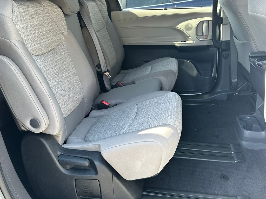 2023 Toyota Sienna LE 8 Passenger