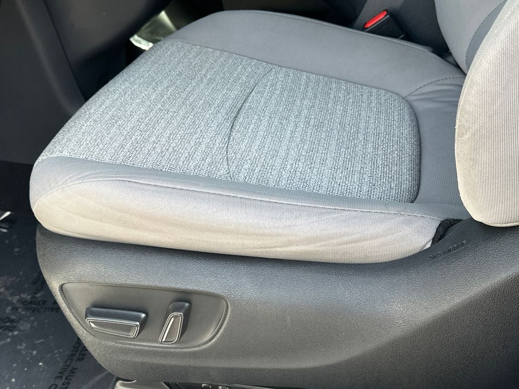 2023 Toyota Sienna LE 8 Passenger