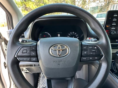 2023 Toyota Sienna LE 8 Passenger