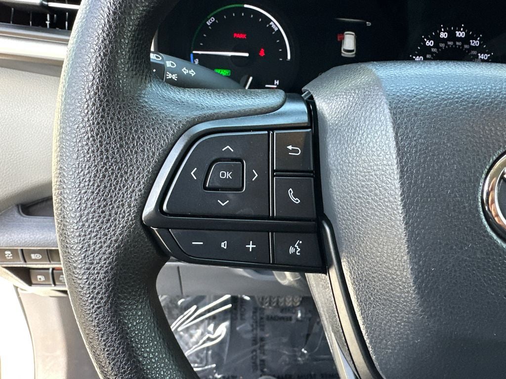 2023 Toyota Sienna LE 8 Passenger