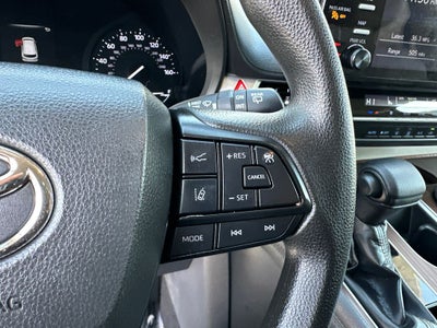 2023 Toyota Sienna LE 8 Passenger