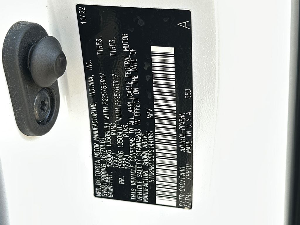 2023 Toyota Sienna LE 8 Passenger