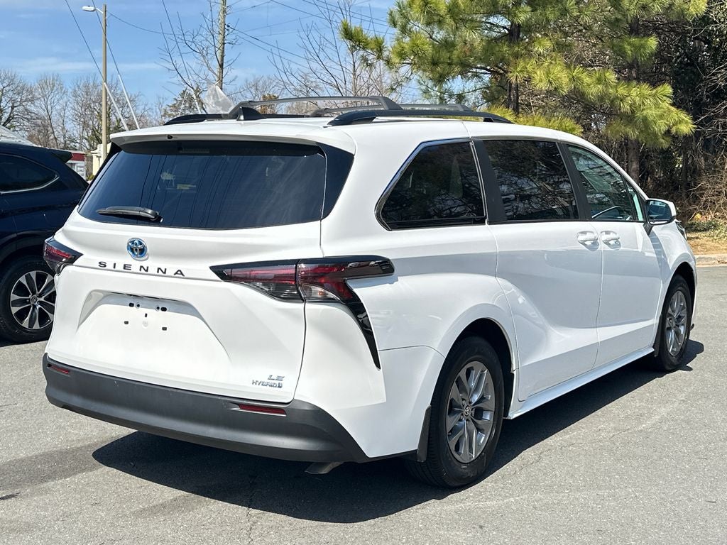 2023 Toyota Sienna LE 8 Passenger