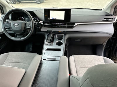 2025 Toyota Sienna LE 8 Passenger