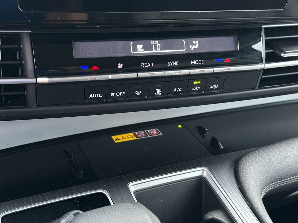 2025 Toyota Sienna LE 8 Passenger