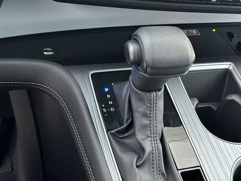 2025 Toyota Sienna LE 8 Passenger