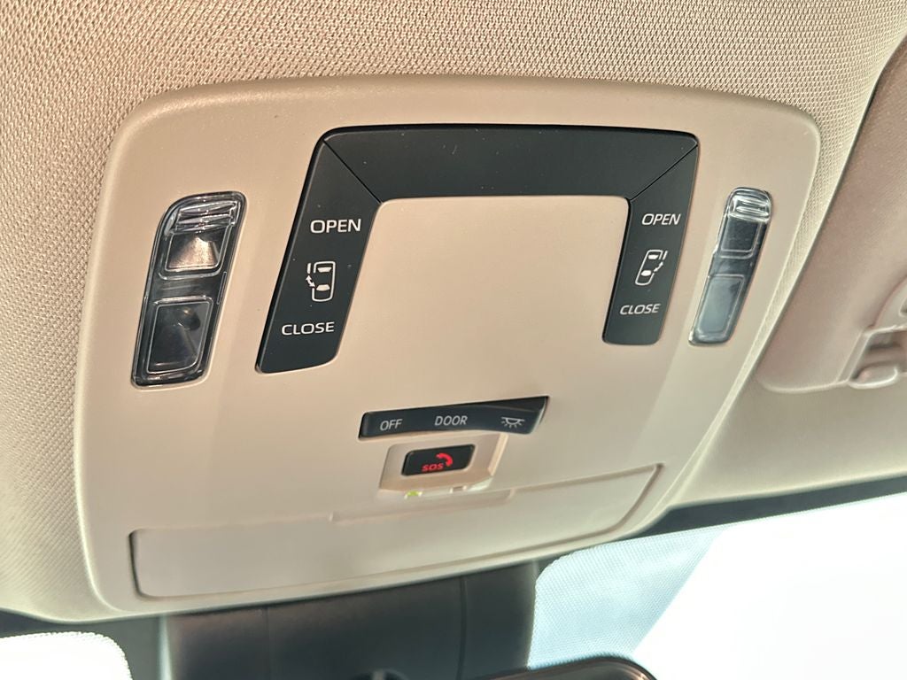 2025 Toyota Sienna LE 8 Passenger