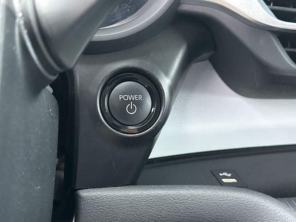2025 Toyota Sienna LE 8 Passenger