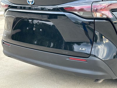 2025 Toyota Sienna LE 8 Passenger