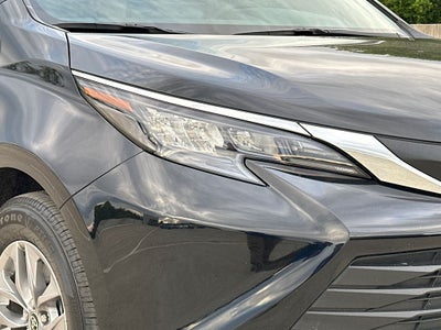 2025 Toyota Sienna LE 8 Passenger