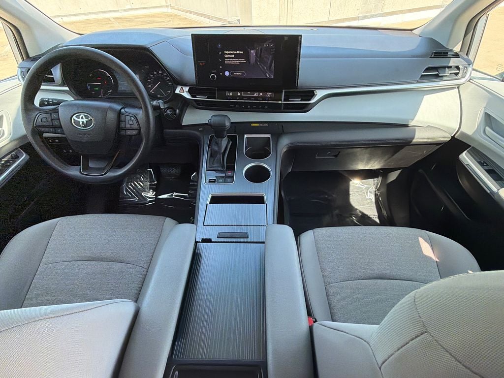 2025 Toyota Sienna LE 8 Passenger