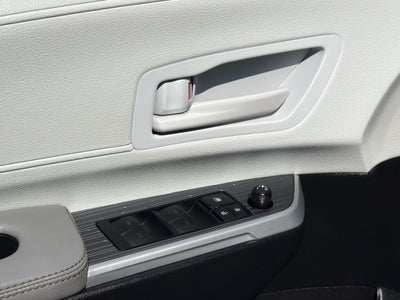 2025 Toyota Sienna LE 8 Passenger