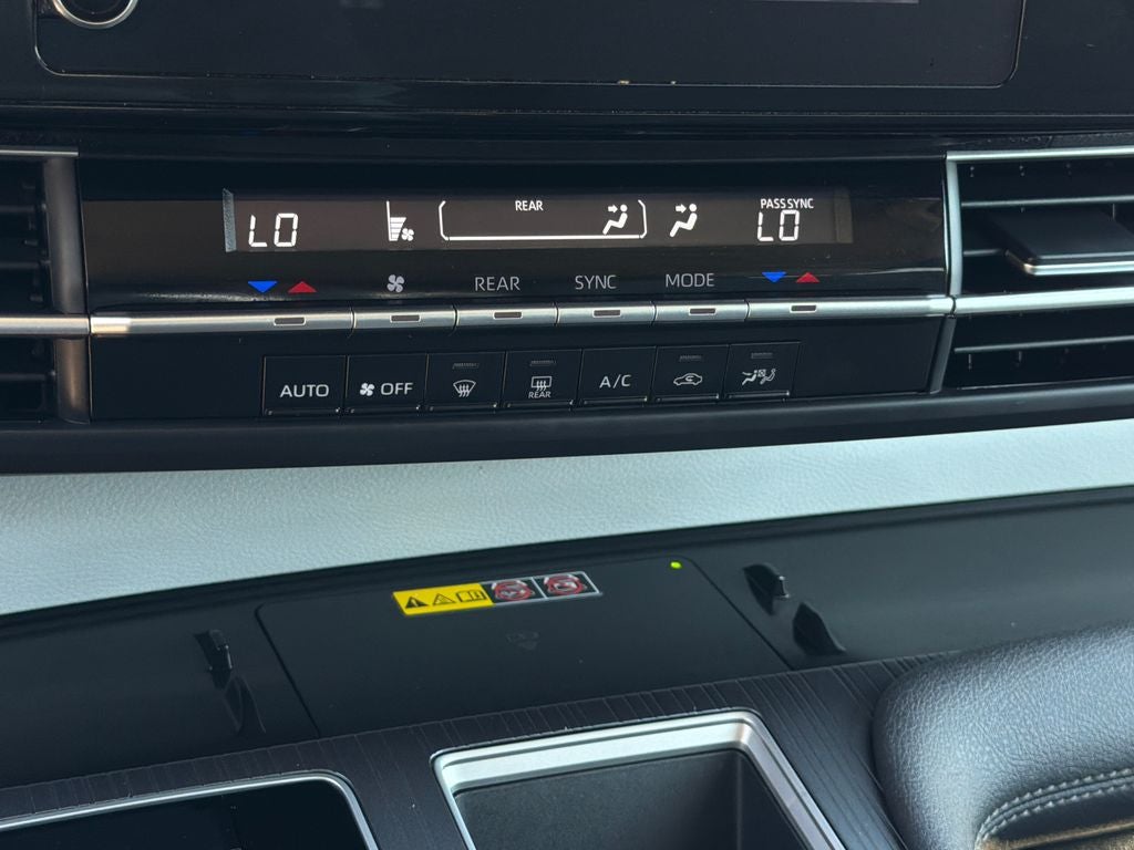 2025 Toyota Sienna LE 8 Passenger