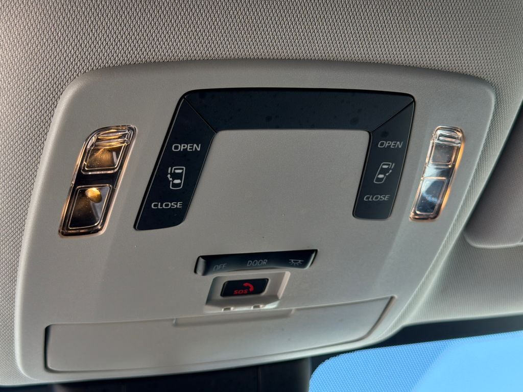 2025 Toyota Sienna LE 8 Passenger