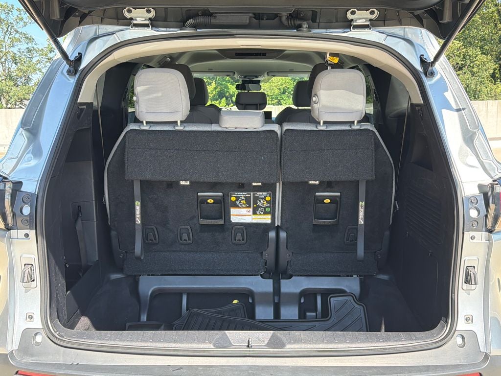 2025 Toyota Sienna LE 8 Passenger