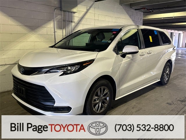 2025 Toyota Sienna LE 8 Passenger