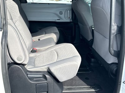 2025 Toyota Sienna LE 8 Passenger