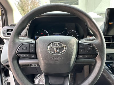 2025 Toyota Sienna LE 8 Passenger