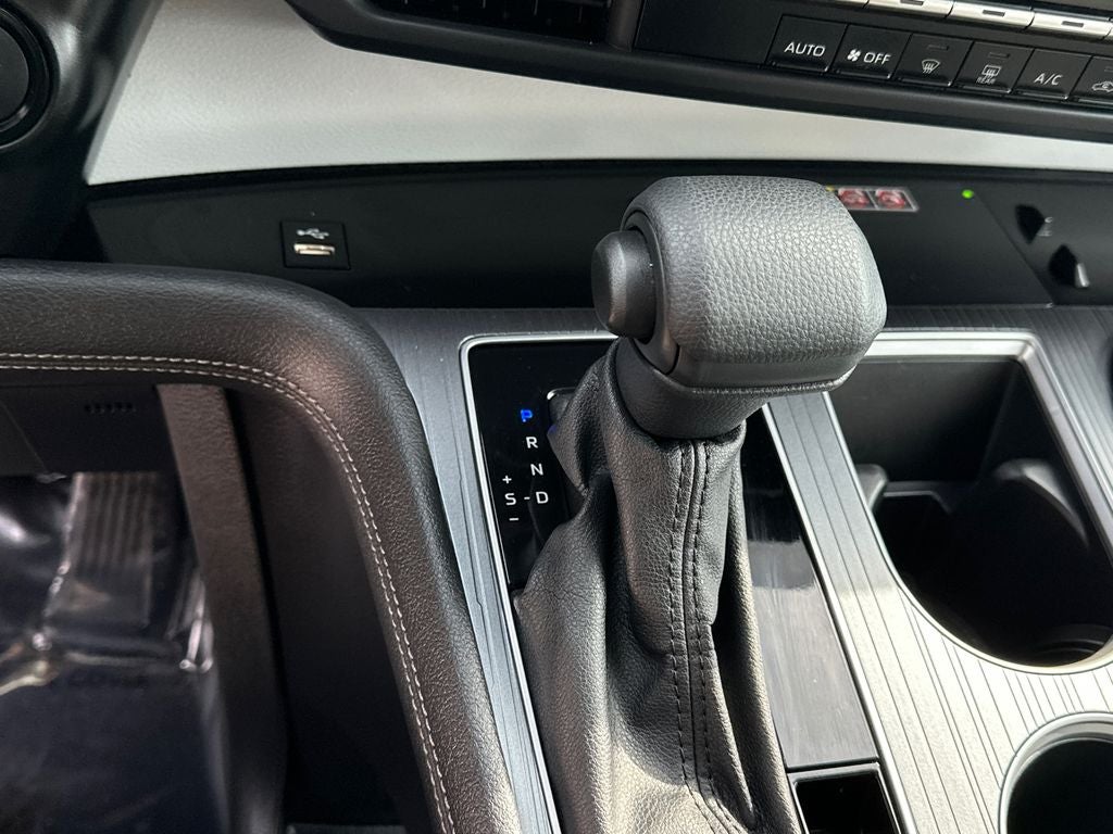 2025 Toyota Sienna LE 8 Passenger