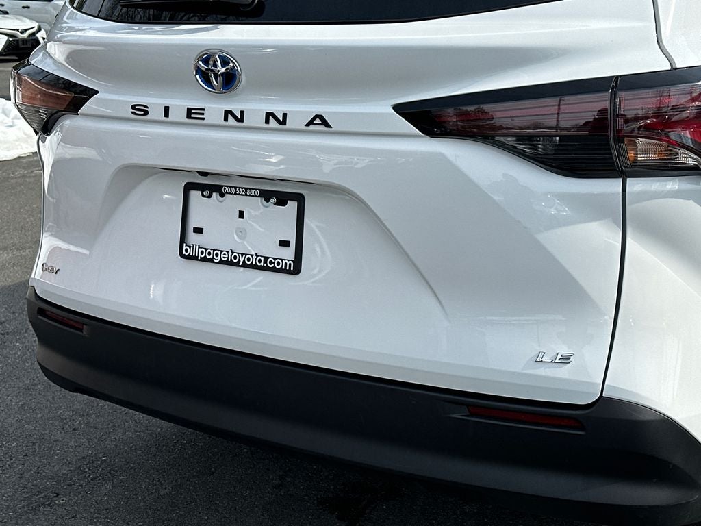 2025 Toyota Sienna LE 8 Passenger