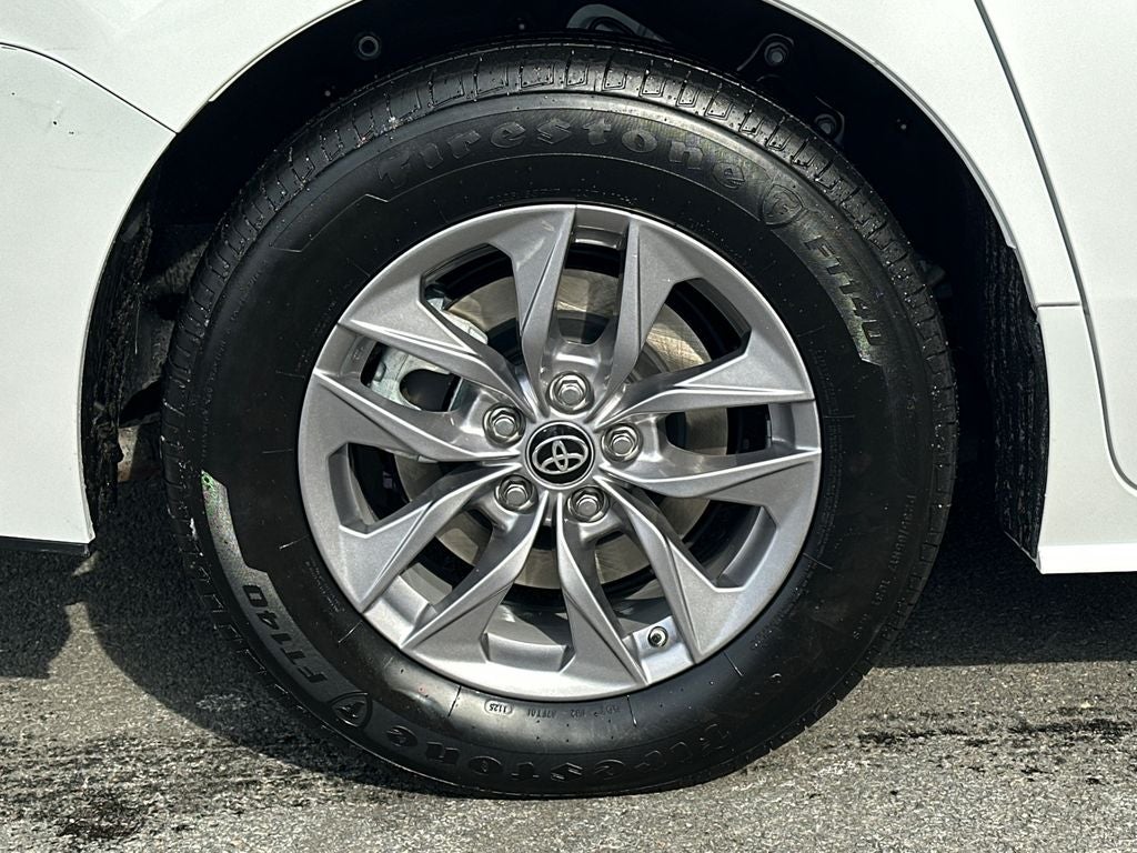 2025 Toyota Sienna LE 8 Passenger